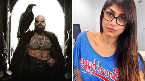 babo e mia khalifa|Mia Khalifa le hace picante broma a «Babo» del Cártel de Santa